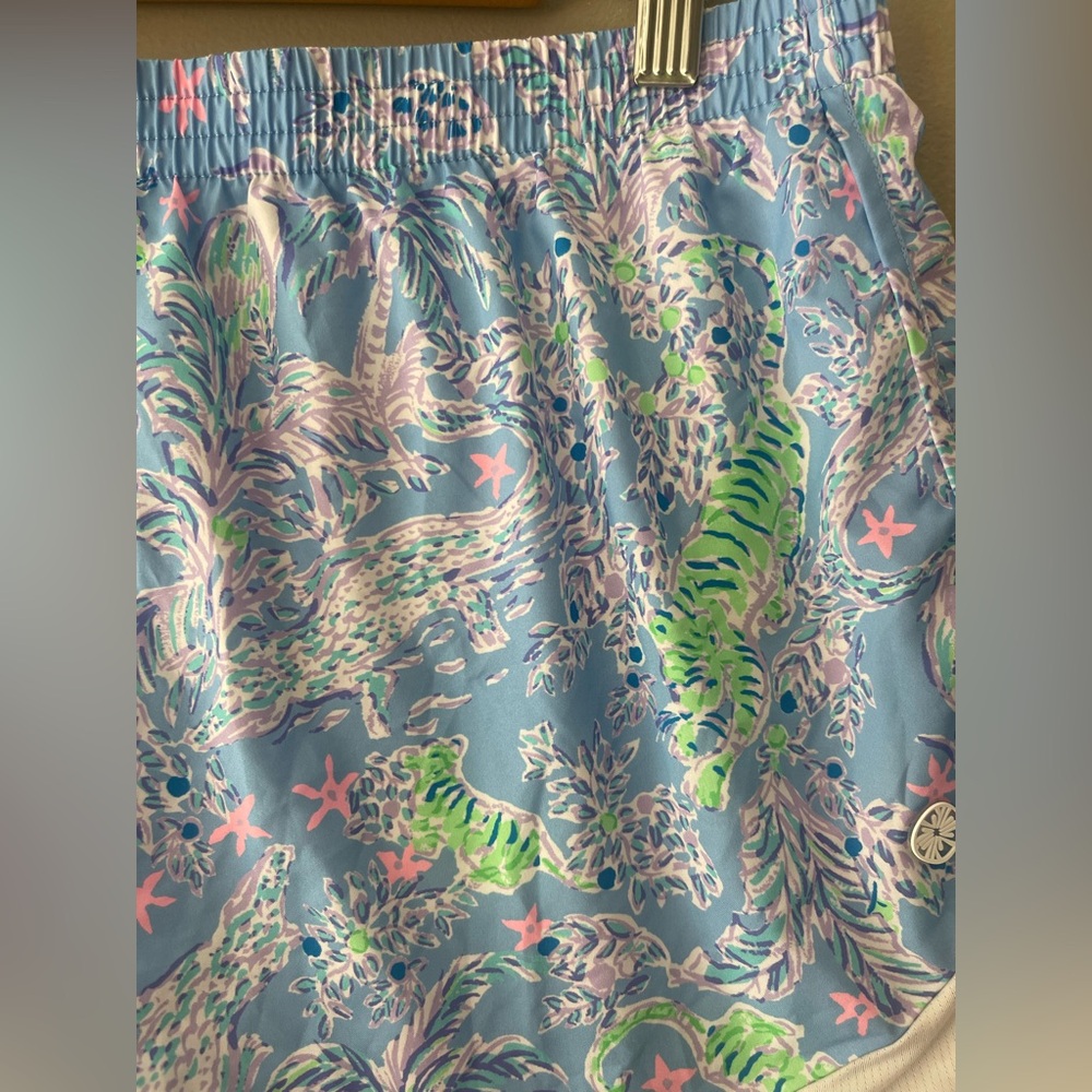 Lilly Pulitzer Luxletic Runner Shorts - Picture 4 of 6